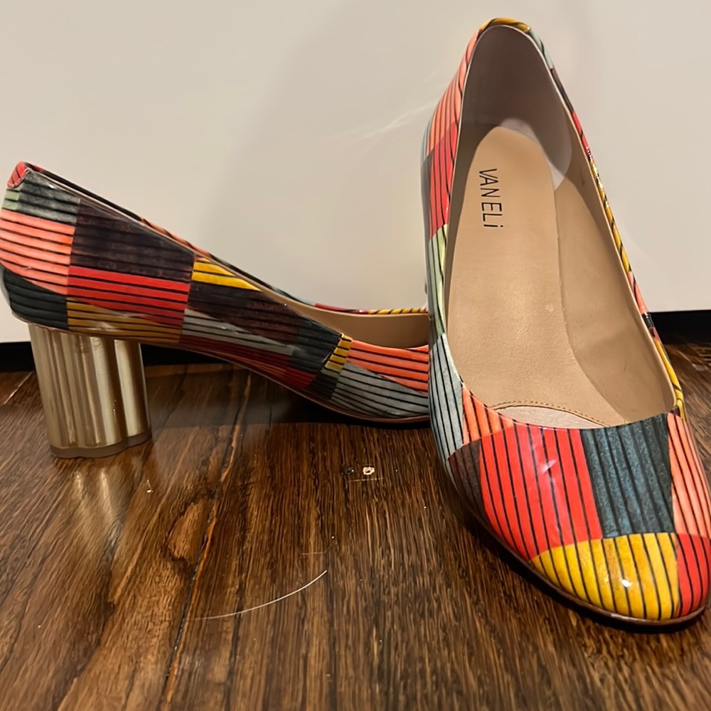 Most fun rainbow gold heels! Size 8